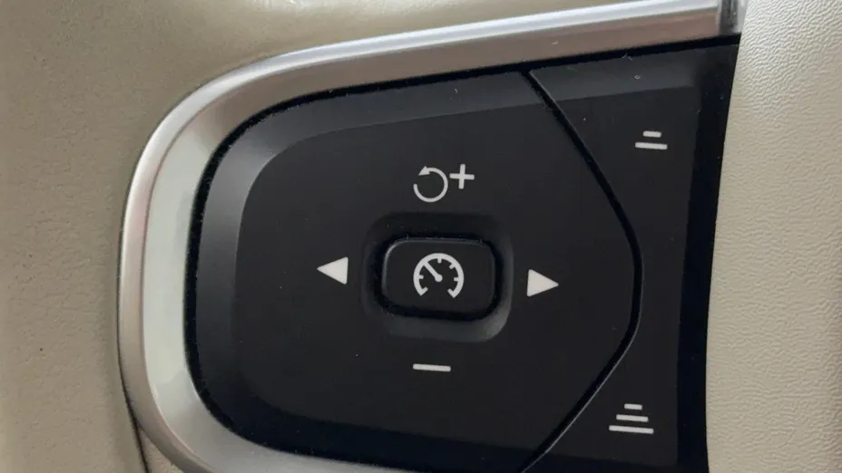 VOLVO XC60 XC60 B5 D AWD Momentum Pro aut