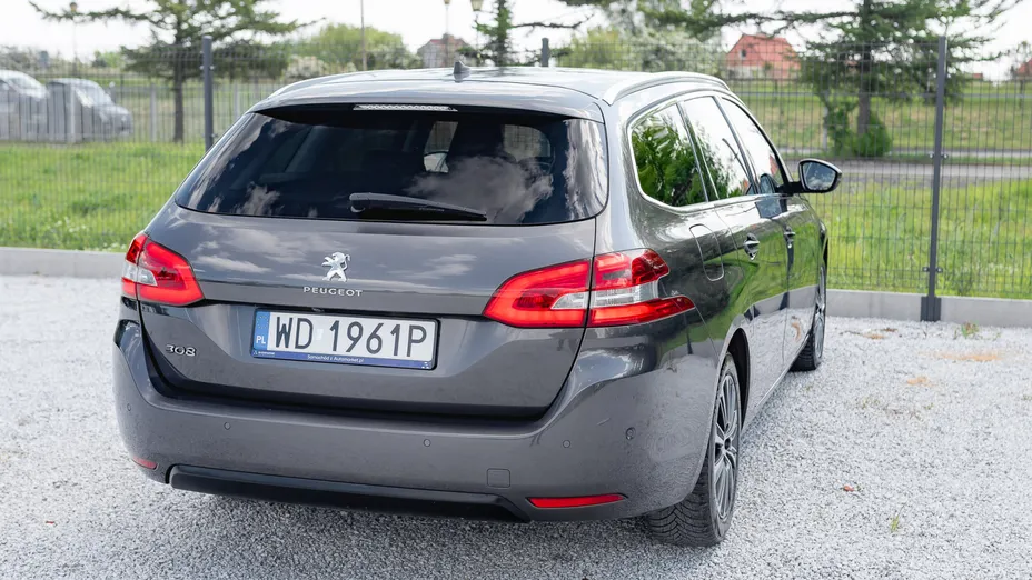 PEUGEOT 308 308 SW 1.5 BlueHDi Road Trip S&S EAT8