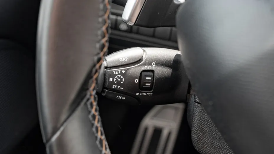 PEUGEOT 308 308 SW 1.5 BlueHDi Road Trip S&S EAT8