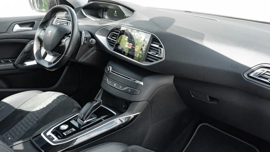 PEUGEOT 308 308 SW 1.5 BlueHDi Road Trip S&S EAT8