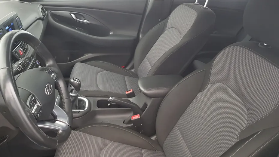 HYUNDAI i30 i30 1.5 DPI Classic +