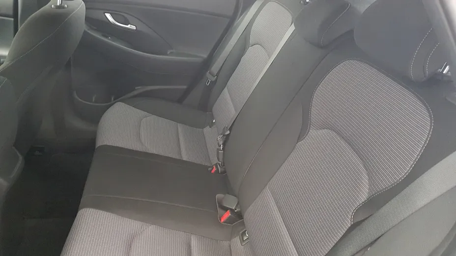 HYUNDAI i30 i30 1.5 DPI Classic +
