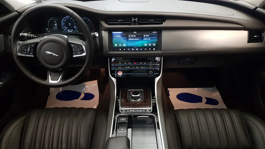 JAGUAR XF XF 2.0 i4D AWD Portfolio aut