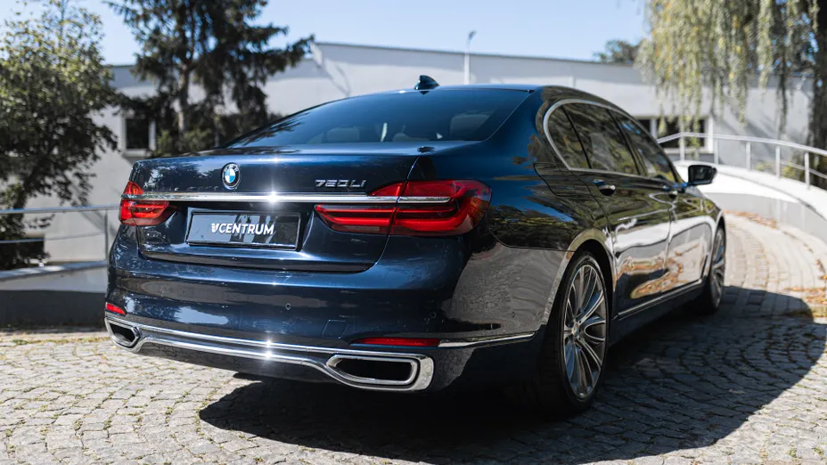 BMW Seria 7 750i L xDrive