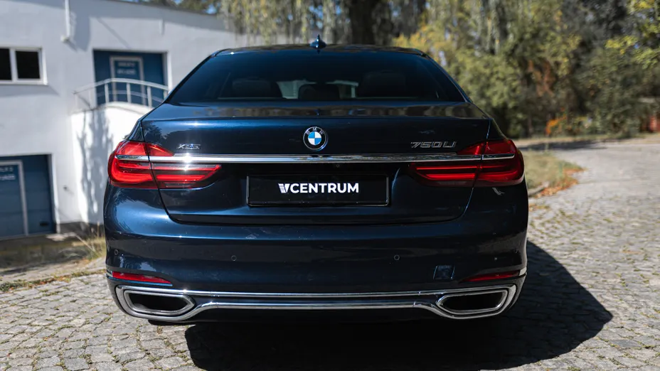 BMW Seria 7 750i L xDrive