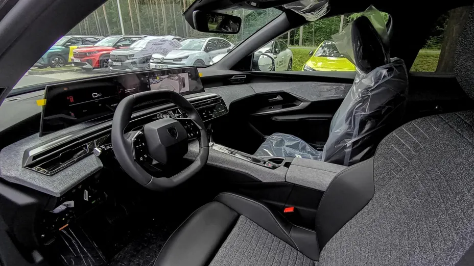 PEUGEOT 5008 5008 1.2 PureTech mHEV Allure S&S e-DCS6 Nowy