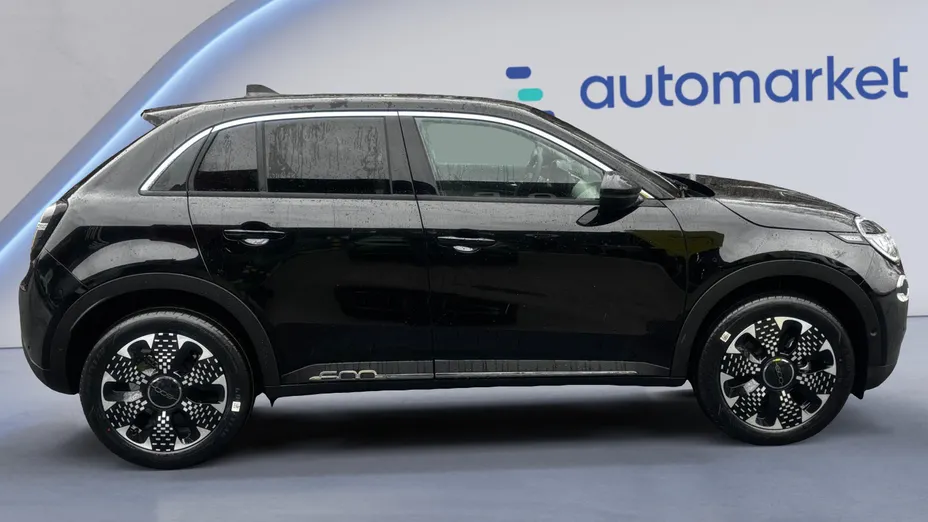 FIAT 600 600 1.2 Turbo Hybrid La Prima eDCT Nowy