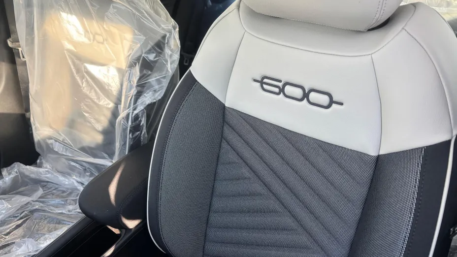 FIAT 600 600 1.2 Turbo Hybrid Icon eDCT Nowy