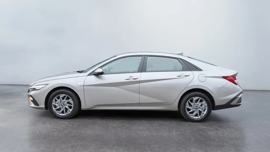 HYUNDAI Elantra Elantra 1.6 Modern CVT