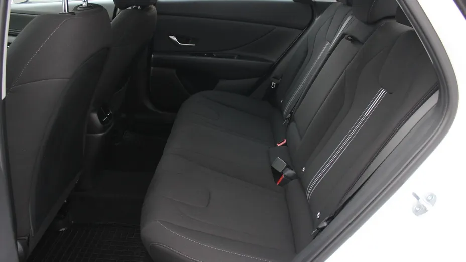 HYUNDAI Elantra Elantra 1.6 Smart CVT