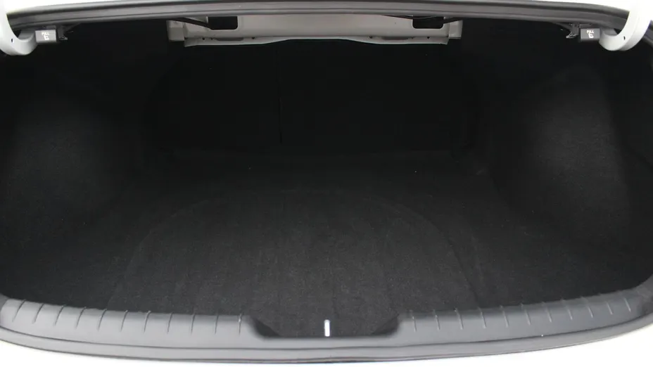 HYUNDAI Elantra Elantra 1.6 Smart CVT