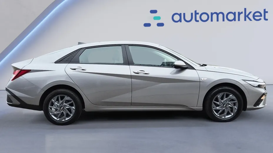 HYUNDAI Elantra Elantra 1.6 Modern CVT