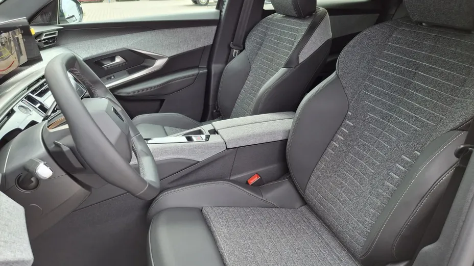 PEUGEOT 3008 3008 1.2 PureTech mHEV Allure e-DCS6 Nowy