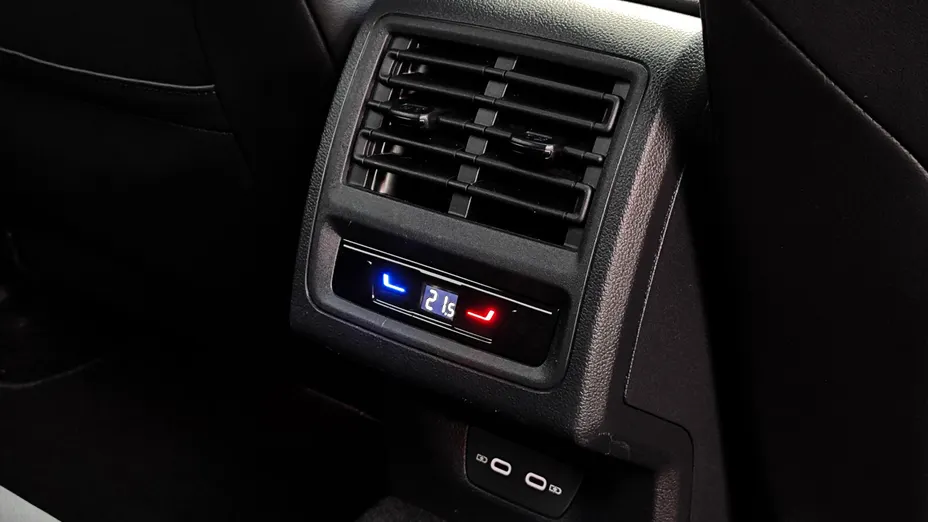 VOLKSWAGEN Golf Golf VIII 2.0 TDI R-Line DSG