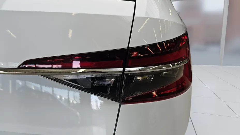 SKODA Superb Superb 2.0 TDI SCR L&K DSG