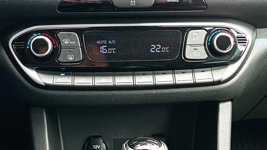 HYUNDAI i30 i30 1.5 T-GDI 48V Smart DCT