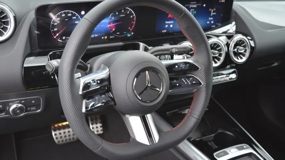 MERCEDES-BENZ GLA GLA 200 mHEV AMG Line 7G-DCT