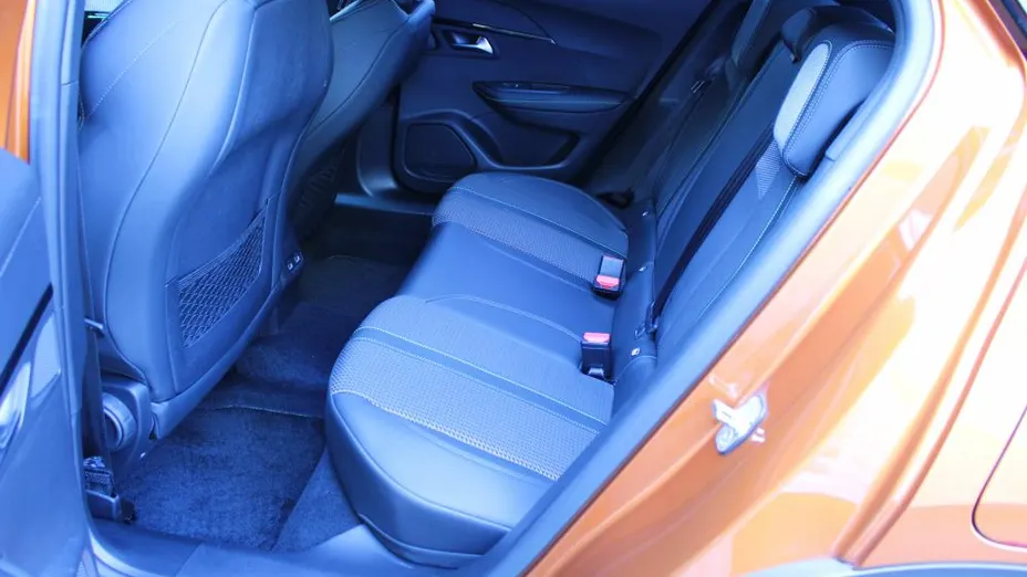 PEUGEOT 2008 2008 1.5 BlueHDi GT Line S&S EAT8