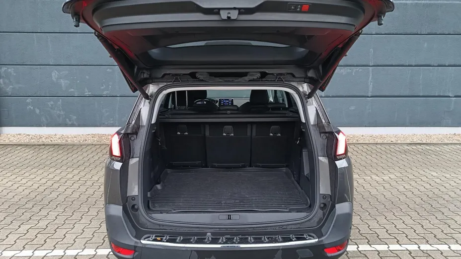 PEUGEOT 5008 5008 1.6 PureTech Allure S&S EAT8