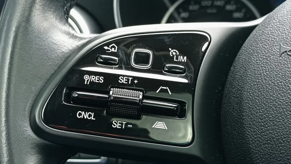MERCEDES-BENZ C Klasa C 220 d 9G-TRONIC