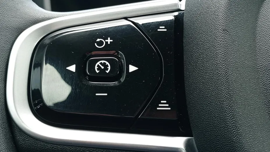 VOLVO V60 V60 CC Core B4 D AWD aut