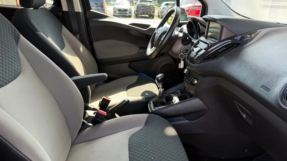 FORD Tourneo Courier Tourneo Courier 1.5 TDCi Titanium