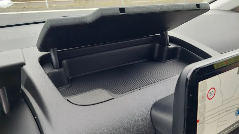 HYUNDAI Staria Staria 1.6 T-GDI HEV Smart VIP aut Nowy