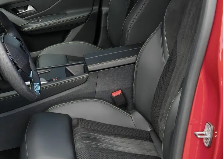 PEUGEOT 408 408 1.2 PureTech mHEV GT S&S e-DSC6