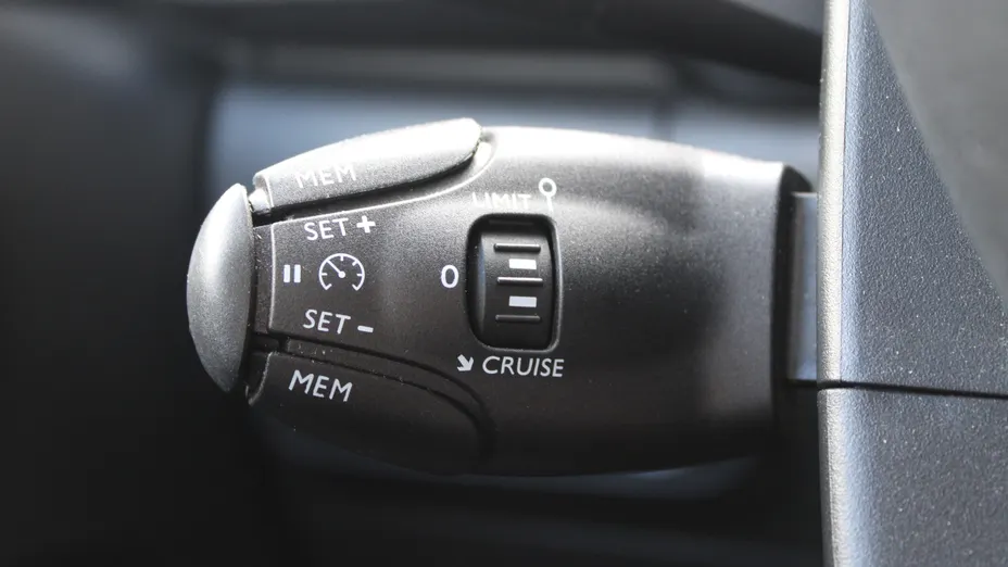 CITROEN C3 C3 1.2 PureTech Shine EAT6