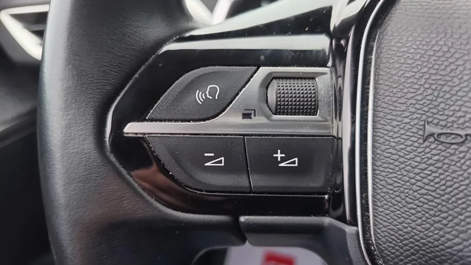PEUGEOT 5008 5008 1.6 PureTech Allure S&S EAT8