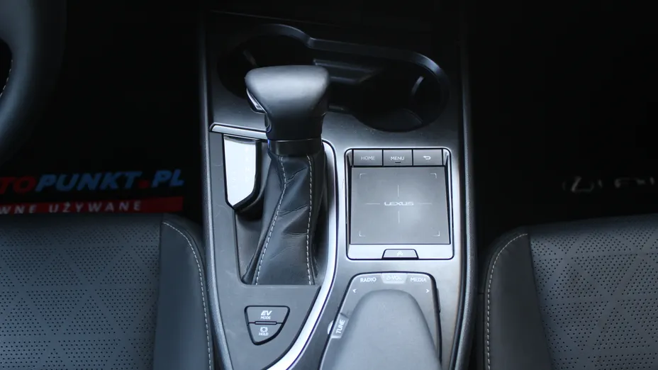 LEXUS UX UX 250h GPF Business Edition 2WD