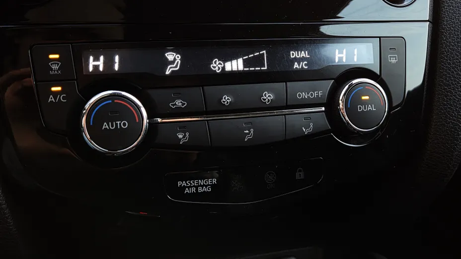 NISSAN Qashqai Qashqai 1.3 DIG-T N-Connecta