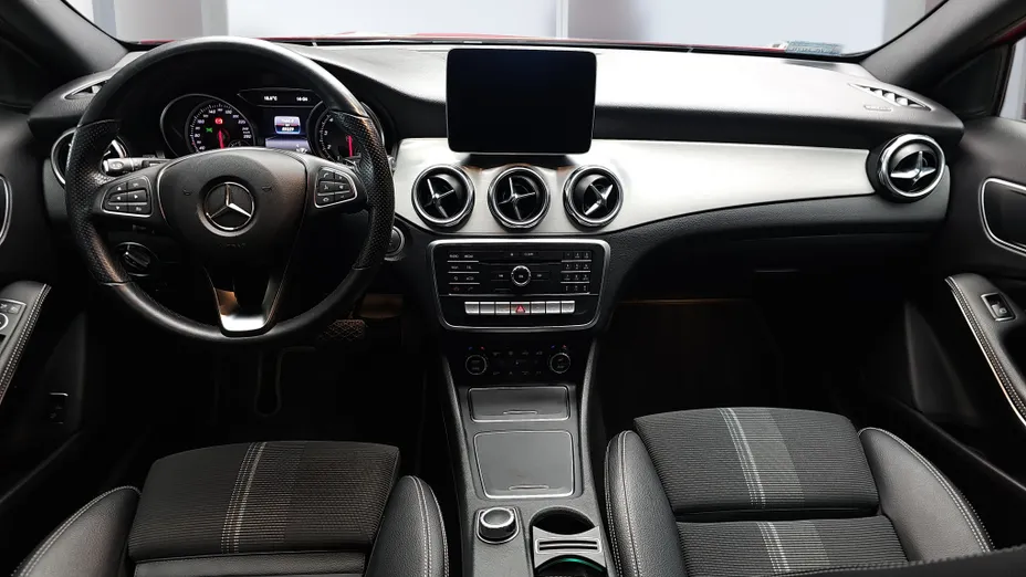 MERCEDES-BENZ GLA GLA 200 7G-DCT Urban