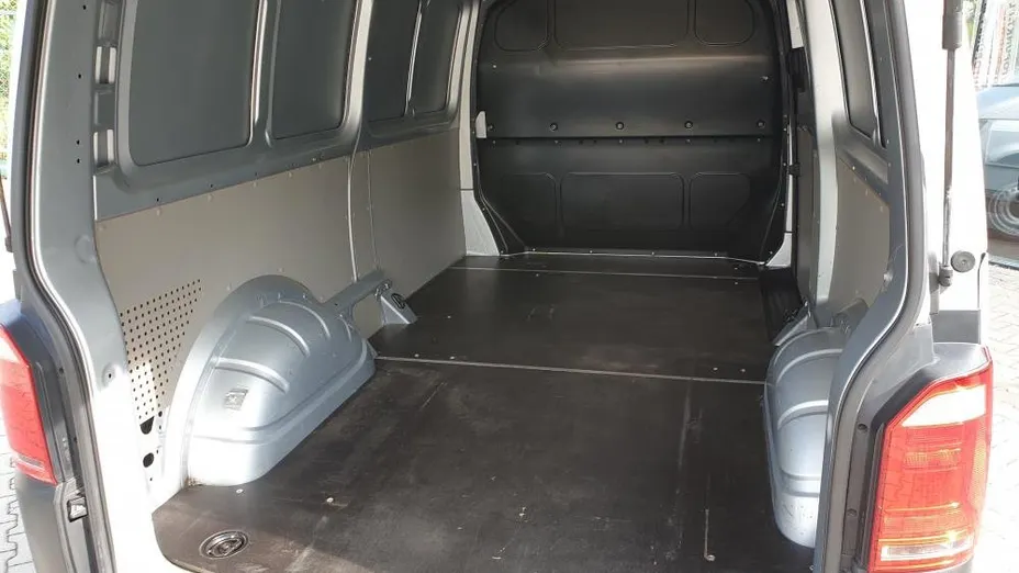 VOLKSWAGEN Transporter Transporter T6 TDI L2H1