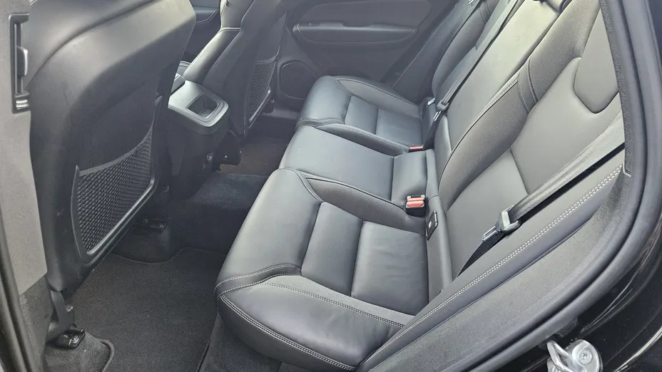 VOLVO XC60 XC60 B4 D Plus Dark aut