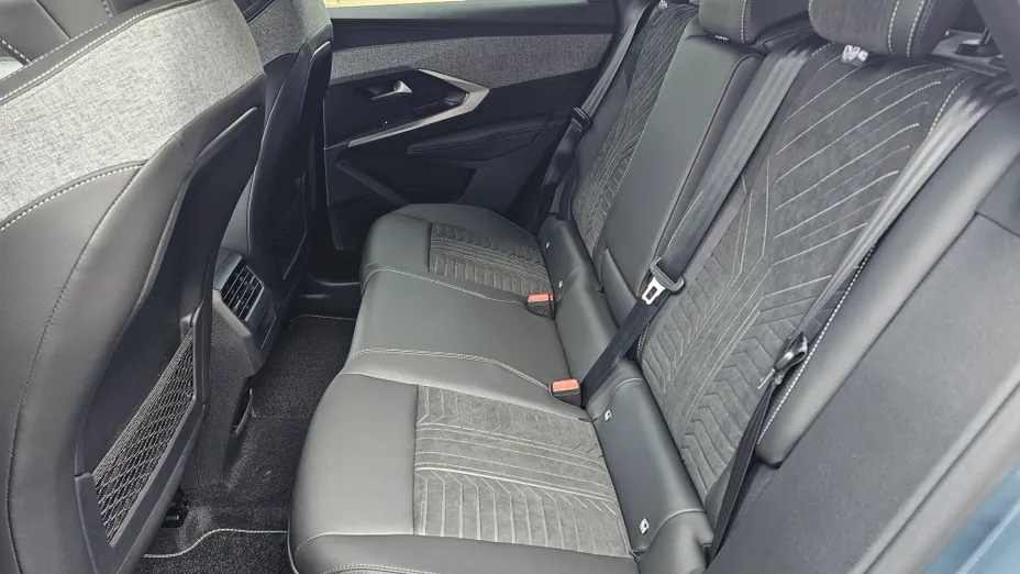 PEUGEOT 3008 3008 1.2 PureTech mHEV GT e-DCS6 Nowy