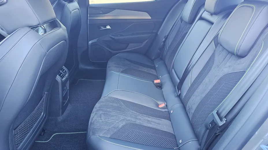 PEUGEOT 408 408 1.2 PureTech mHEV GT S&S e-DSC6 Nowy