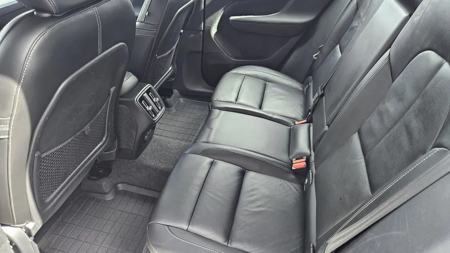 VOLVO XC40 XC40 B4 B AWD Momentum Pro aut