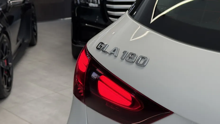 MERCEDES-BENZ GLA GLA 180 d Progressive