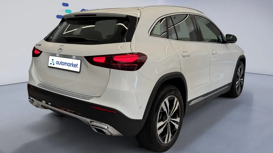MERCEDES-BENZ GLA GLA 180 Progressive