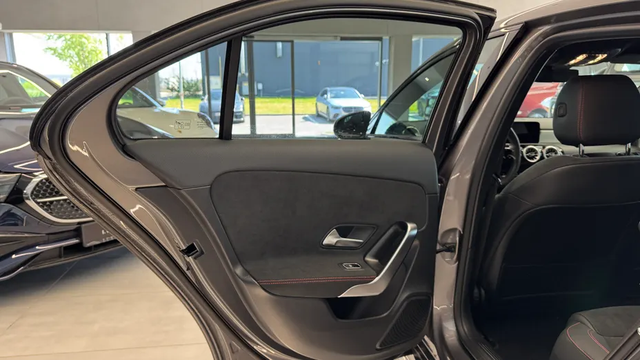 MERCEDES-BENZ A Klasa A 200 AMG Line 7G-DCT