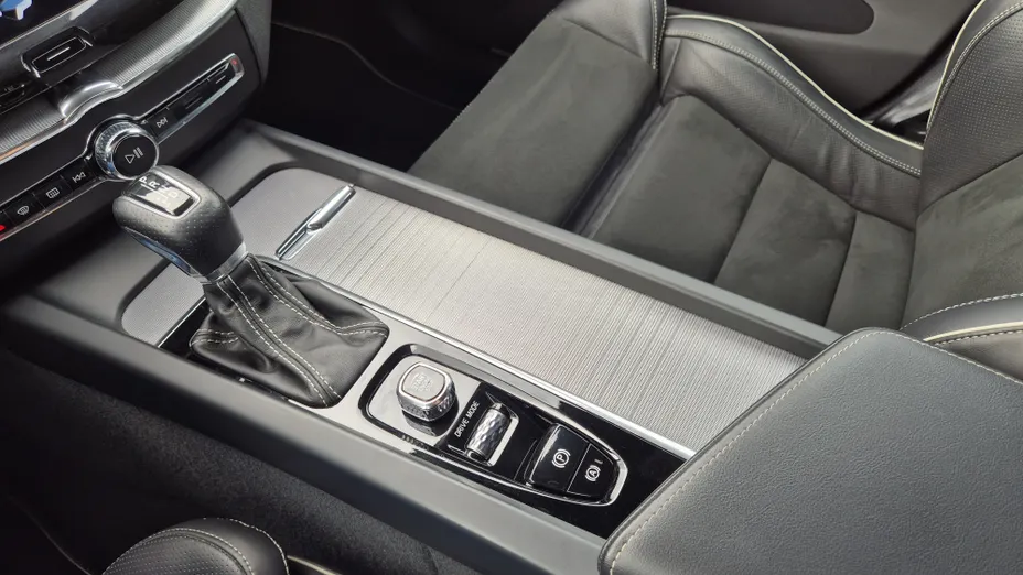 VOLVO XC60 XC60 T4 R-Design aut