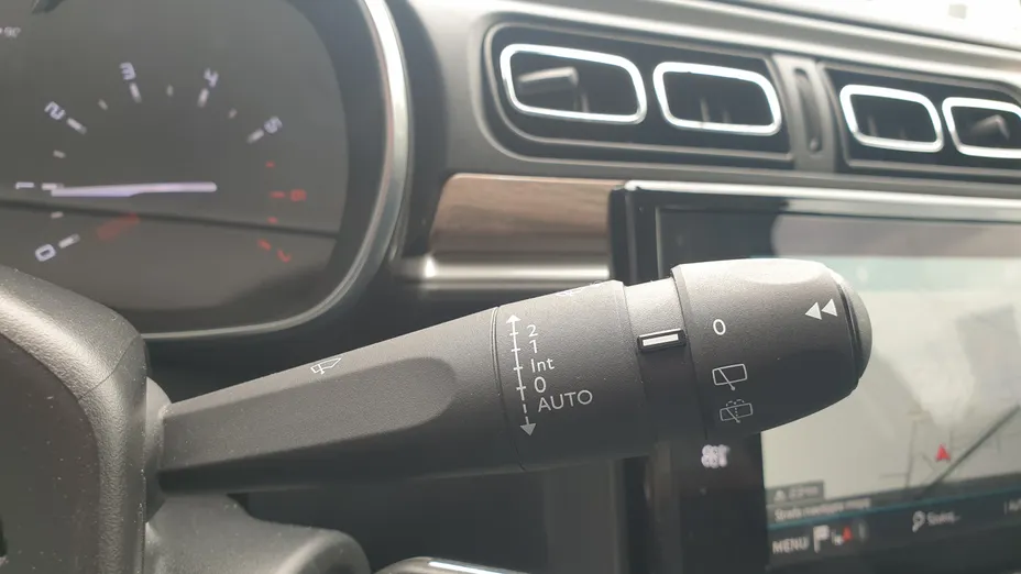 CITROEN C3 C3 1.2 PureTech Shine EAT6
