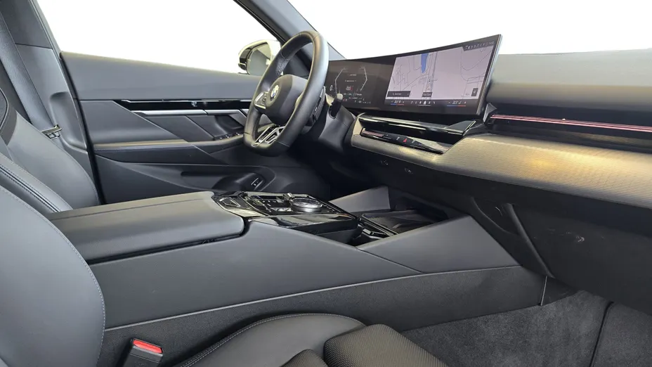 BMW Seria 5 520i mHEV M Sport aut