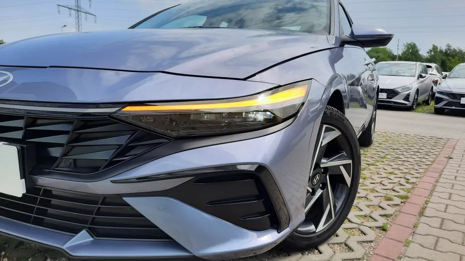 HYUNDAI Elantra Elantra 1.6 Smart CVT