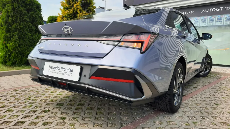 HYUNDAI Elantra Elantra 1.6 Smart CVT