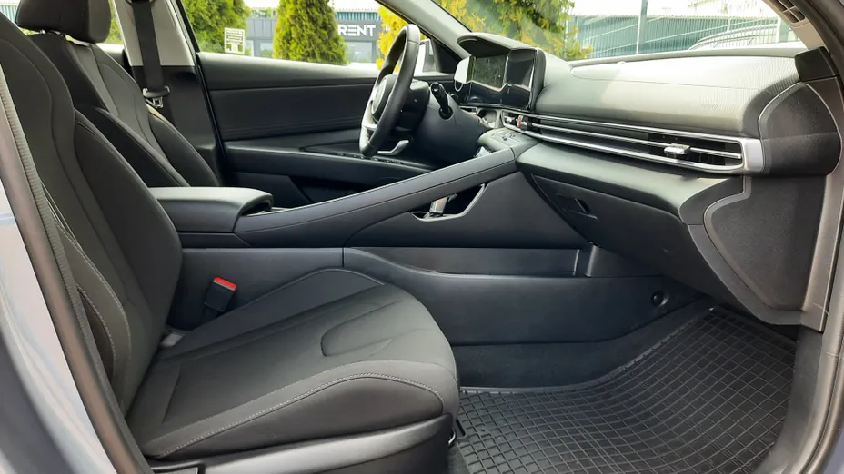 HYUNDAI Elantra Elantra 1.6 Smart CVT