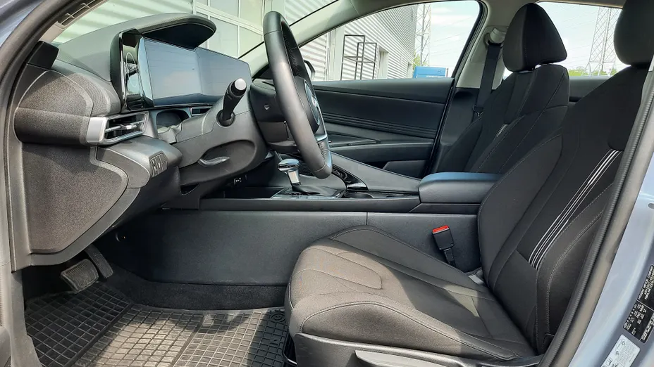 HYUNDAI Elantra Elantra 1.6 Smart CVT