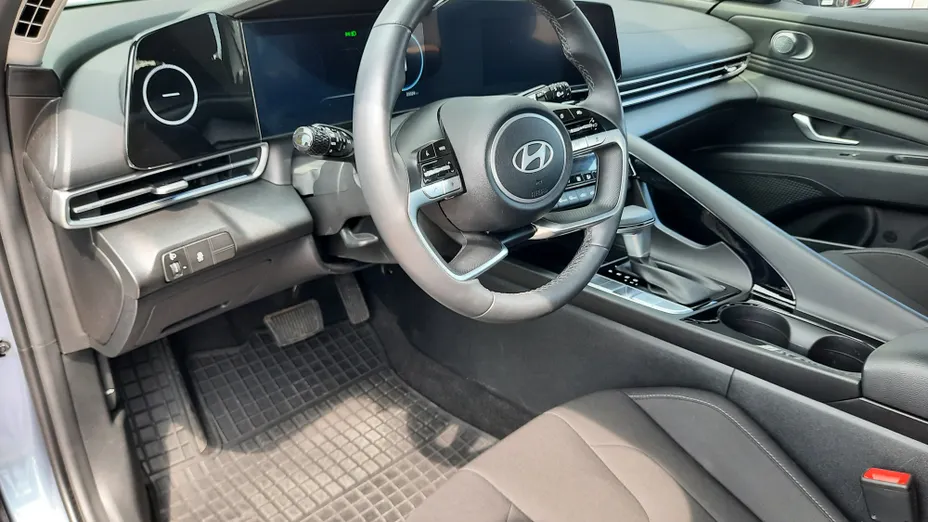 HYUNDAI Elantra Elantra 1.6 Smart CVT