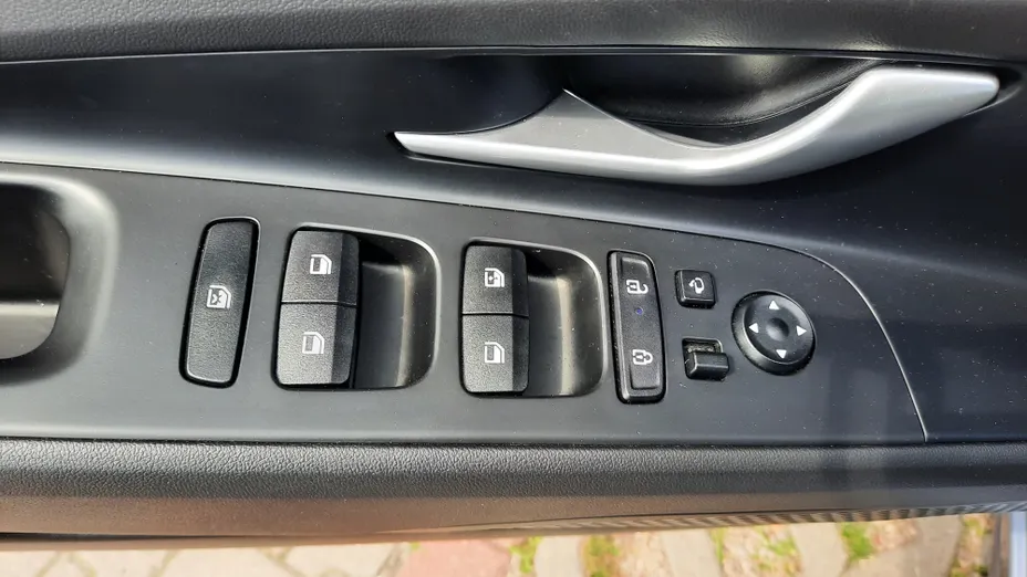 HYUNDAI Elantra Elantra 1.6 Smart CVT